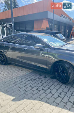 Седан Ford Fusion 2015 в 