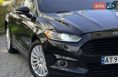 Седан Ford Fusion 2012 в 