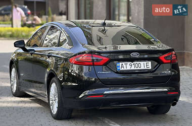 Седан Ford Fusion 2012 в 
