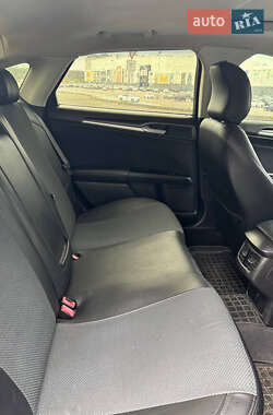 Седан Ford Fusion 2014 в 
