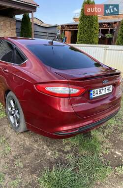 Седан Ford Fusion 2015 в 