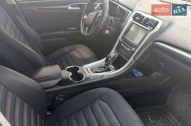 Седан Ford Fusion 2015 в 