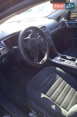 Седан Ford Fusion 2017 в 