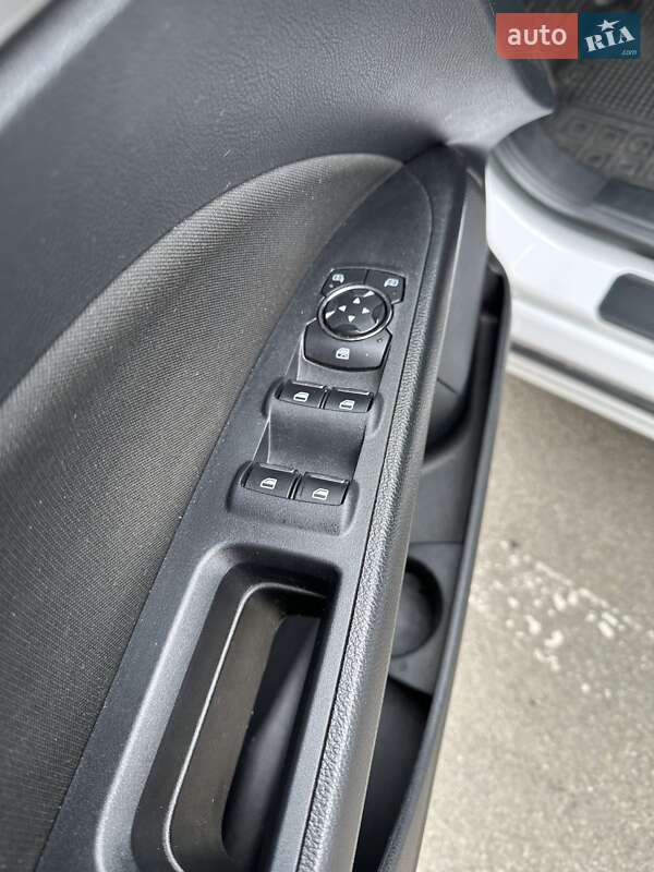 Седан Ford Fusion 2019 в Киеве фото 18 Седан Ford Fusion 2019 в Киеве