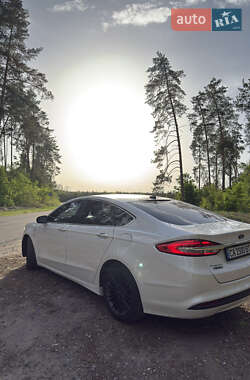 Седан Ford Fusion 2016 в 