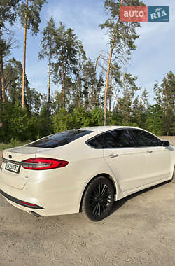 Седан Ford Fusion 2016 в 