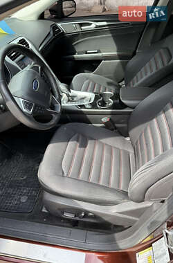 Седан Ford Fusion 2014 в 