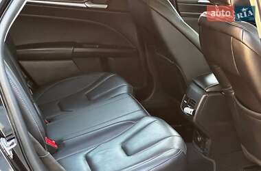 Седан Ford Fusion 2019 в 