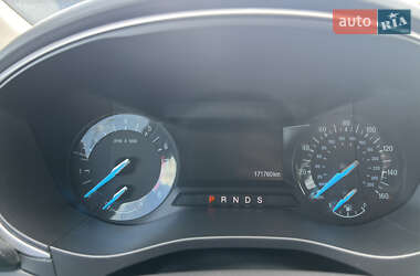 Седан Ford Fusion 2015 в 