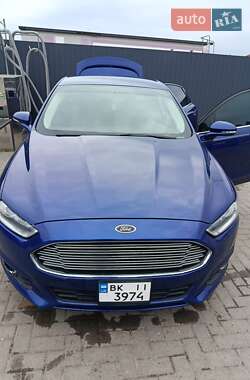 Седан Ford Fusion 2013 в 