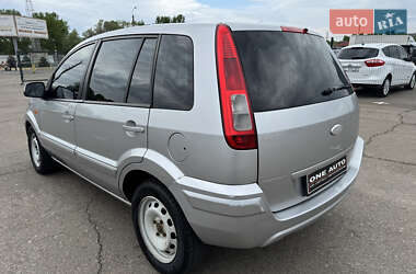 Хэтчбек Ford Fusion 2011 в 