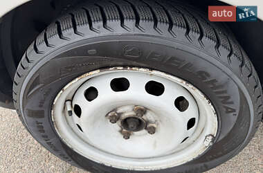 Хэтчбек Ford Fusion 2011 в 