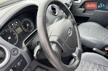 Хэтчбек Ford Fusion 2011 в 