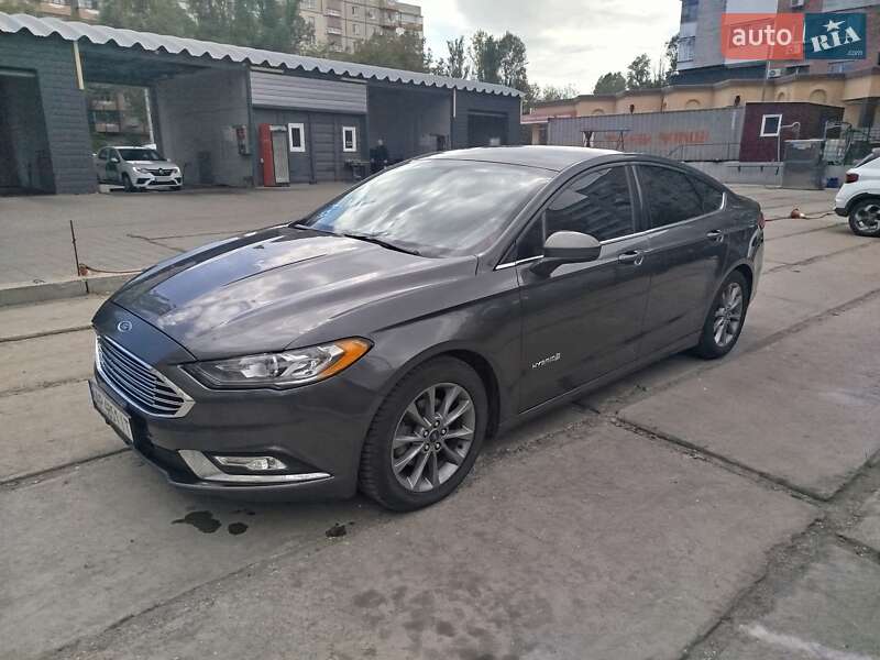 Седан Ford Fusion 2016 в 
