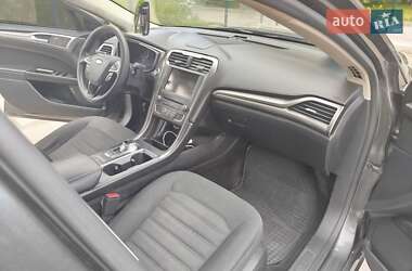 Седан Ford Fusion 2016 в 