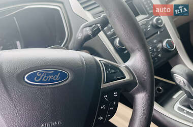 Седан Ford Fusion 2013 в 