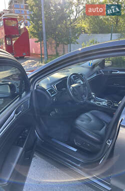 Седан Ford Fusion 2015 в 