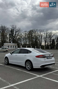 Седан Ford Fusion 2017 в 