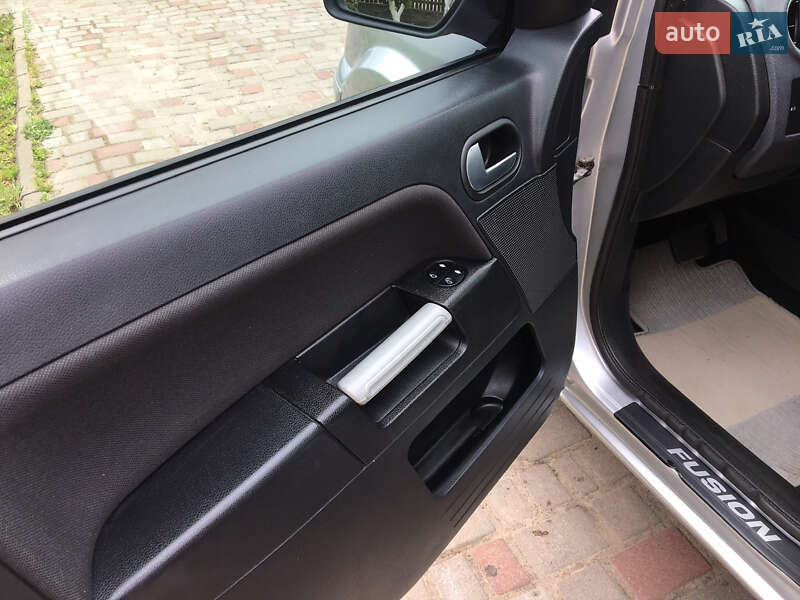 Хэтчбек Ford Fusion 2011 в Ровно