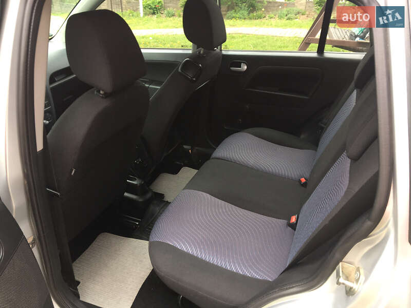 Хэтчбек Ford Fusion 2011 в Ровно