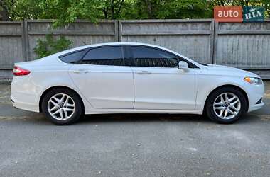 Седан Ford Fusion 2014 в 