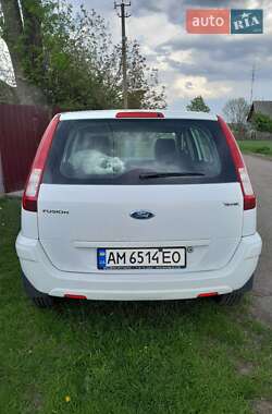 Хэтчбек Ford Fusion 2010 в 