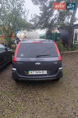 Хэтчбек Ford Fusion 2004 в 