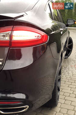 Седан Ford Fusion 2016 в 