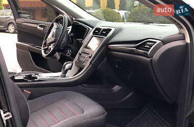 Седан Ford Fusion 2016 в 
