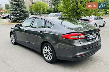 Седан Ford Fusion 2017 в 