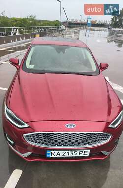 Седан Ford Fusion 2018 в 