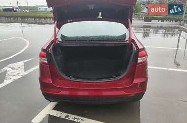 Седан Ford Fusion 2018 в 