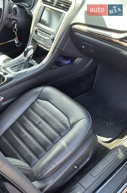 Седан Ford Fusion 2014 в 