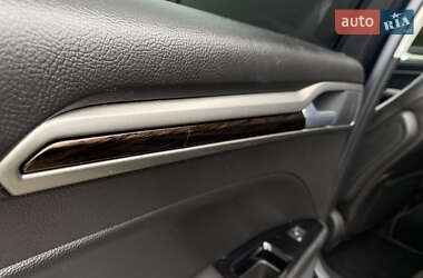 Седан Ford Fusion 2013 в 