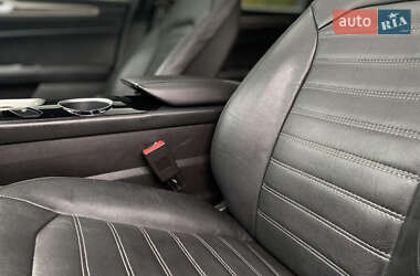 Седан Ford Fusion 2013 в 