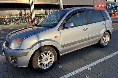Хэтчбек Ford Fusion 2007 в 