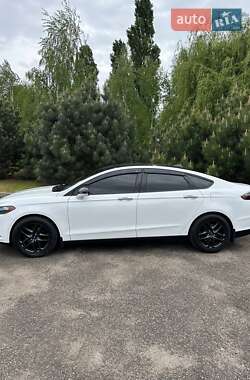 Седан Ford Fusion 2013 в 
