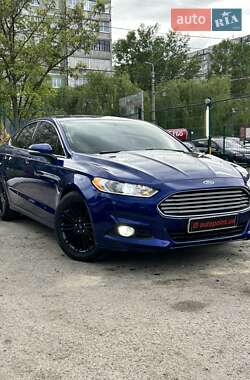 Седан Ford Fusion 2016 в 