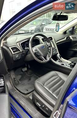 Седан Ford Fusion 2016 в 