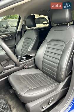 Седан Ford Fusion 2016 в 