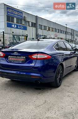 Седан Ford Fusion 2016 в 
