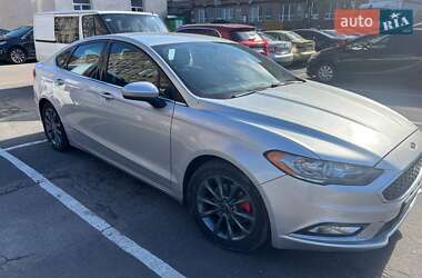 Седан Ford Fusion 2016 в 
