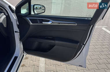 Седан Ford Fusion 2014 в 