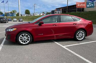 Седан Ford Fusion 2019 в 