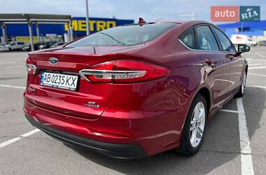 Седан Ford Fusion 2019 в 