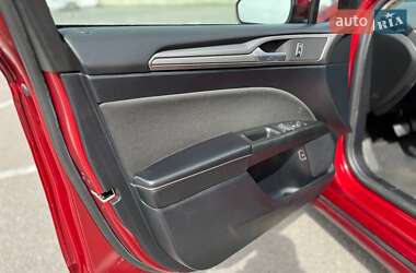 Седан Ford Fusion 2019 в 