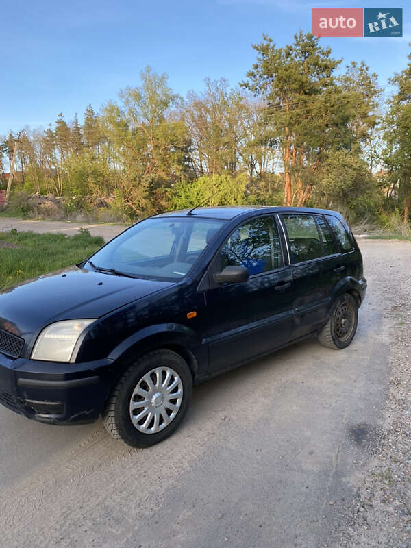 Хэтчбек Ford Fusion 2005 в Вите-Почтовой
