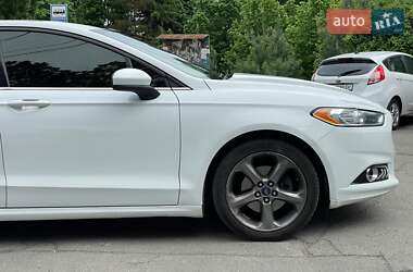 Седан Ford Fusion 2016 в 