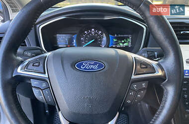Седан Ford Fusion 2019 в 