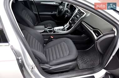 Седан Ford Fusion 2013 в 